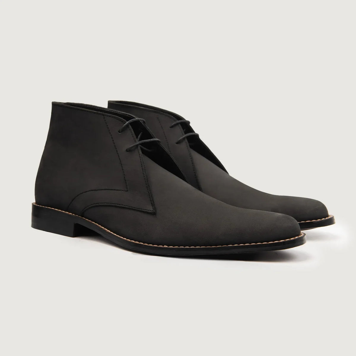 Corry Chukka Черный Nubuck Кожаные ботинки для Мужчин For Men в натуральной черной яловой коже - Вид сбоку | Купить в официальном онлайн-магазине