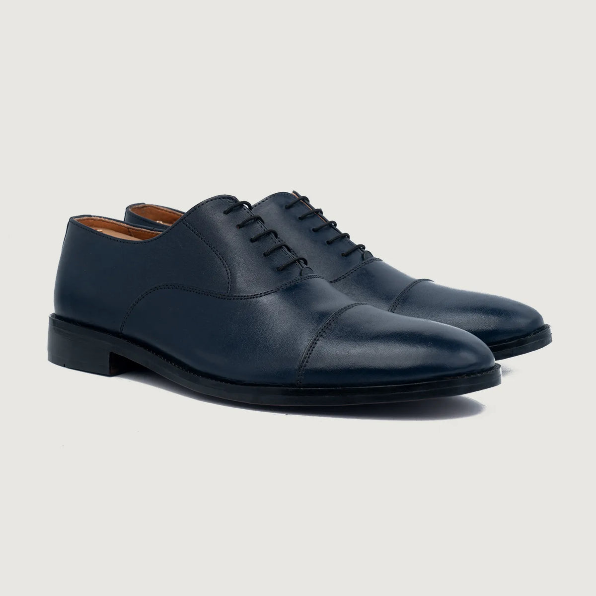 Professor Oxford Midnight Синий Кожаная обувь для Мужчин For Men in Midnight Blue Full-Grain Leather - Вид сбоку | Купить в официальном онлайн-магазине