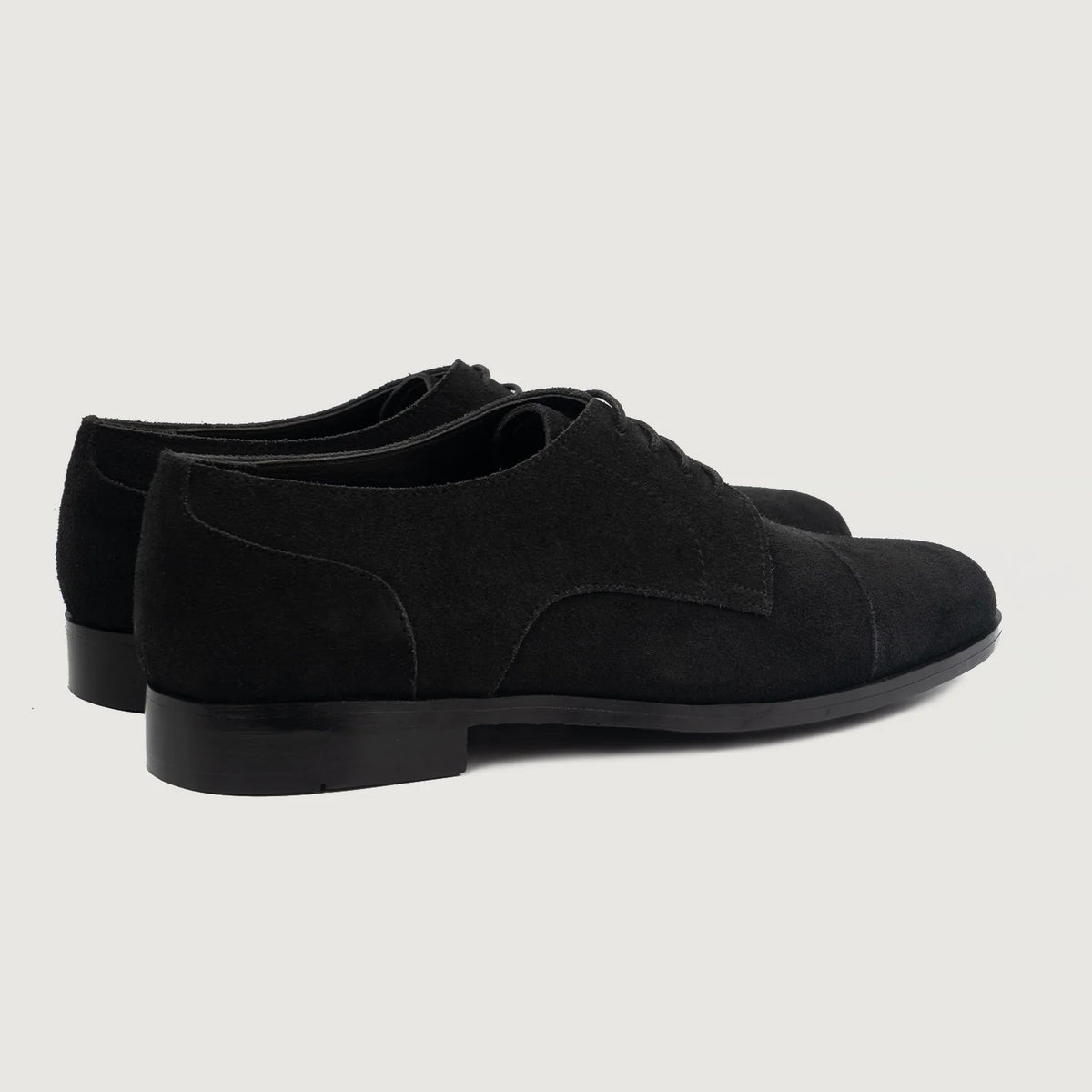 High-Traction Rubber Outsole & Lug Tread Pattern on Attorney Derby Черный Suede Кожаная обувь для Мужчин For Men