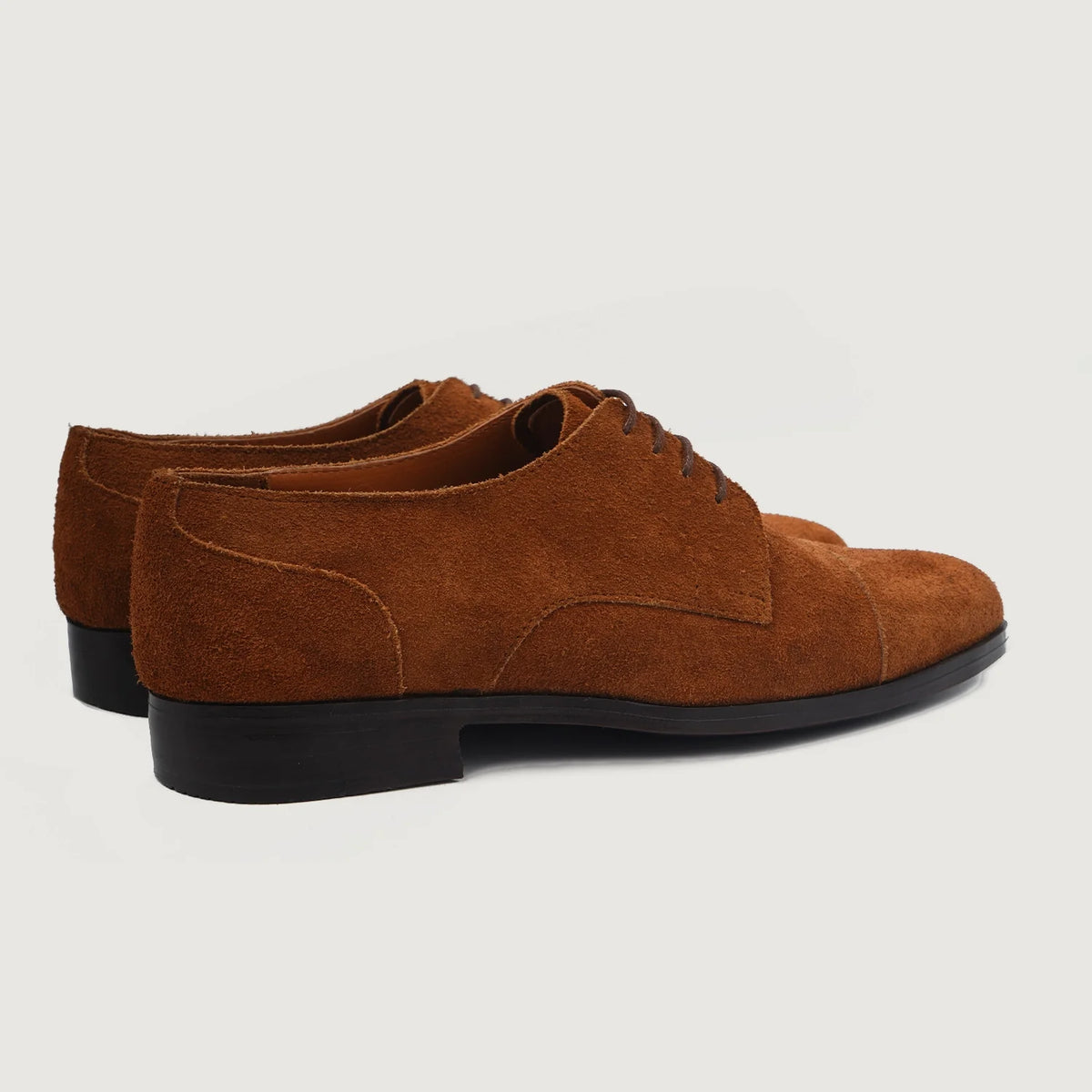 High-Traction Rubber Outsole & Lug Tread Pattern on Attorney Derby Коричневый Suede Кожаная обувь для Мужчин For Men