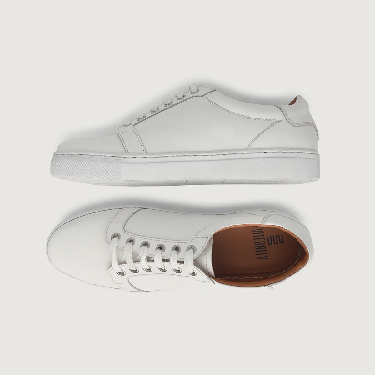 High-Traction Rubber Outsole & Lug Tread Pattern on Carter Runn White Кожаные кеды для Мужчин For Men