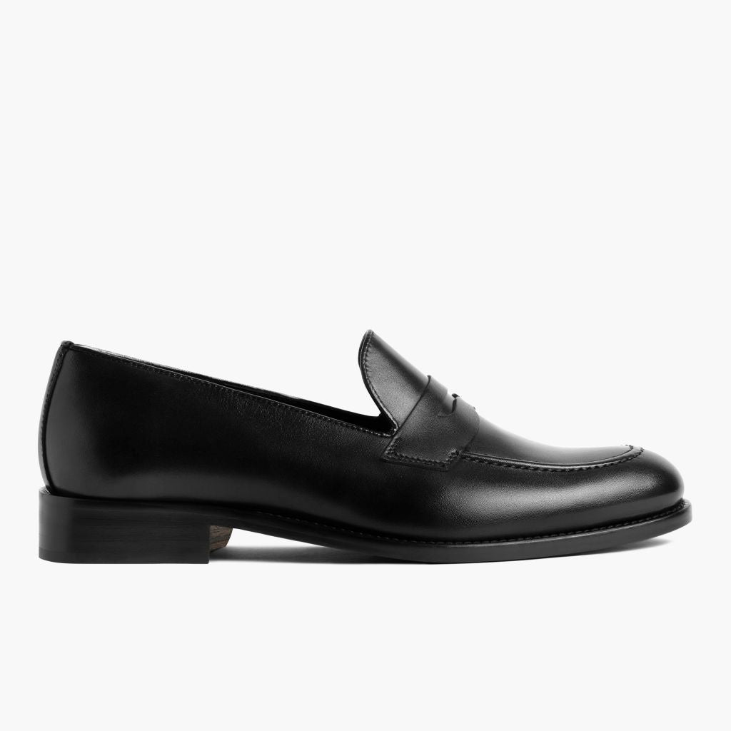 Black Full-Grain leather Sneakers - Рантовая конструкция Goodyear Welt и носок обуви