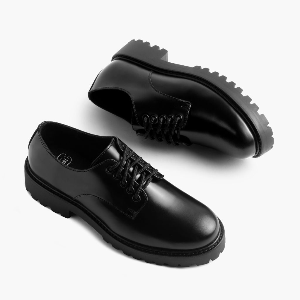 High-Traction Rubber Outsole & Lug Tread Pattern on Renegade Черный Кожаные кеды для Женщин