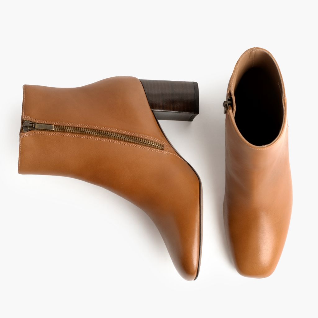 High-Traction Rubber Outsole & Lug Tread Pattern on High Standard Toffee Кожаные ботинки для Женщин