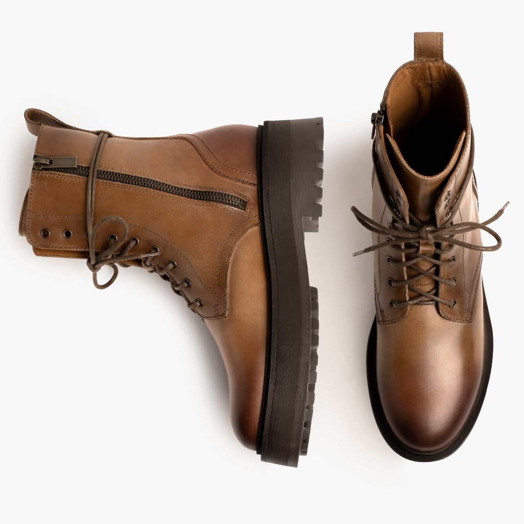 High-Traction Rubber Outsole & Lug Tread Pattern on Quest Natural Кожаные ботинки для Женщин