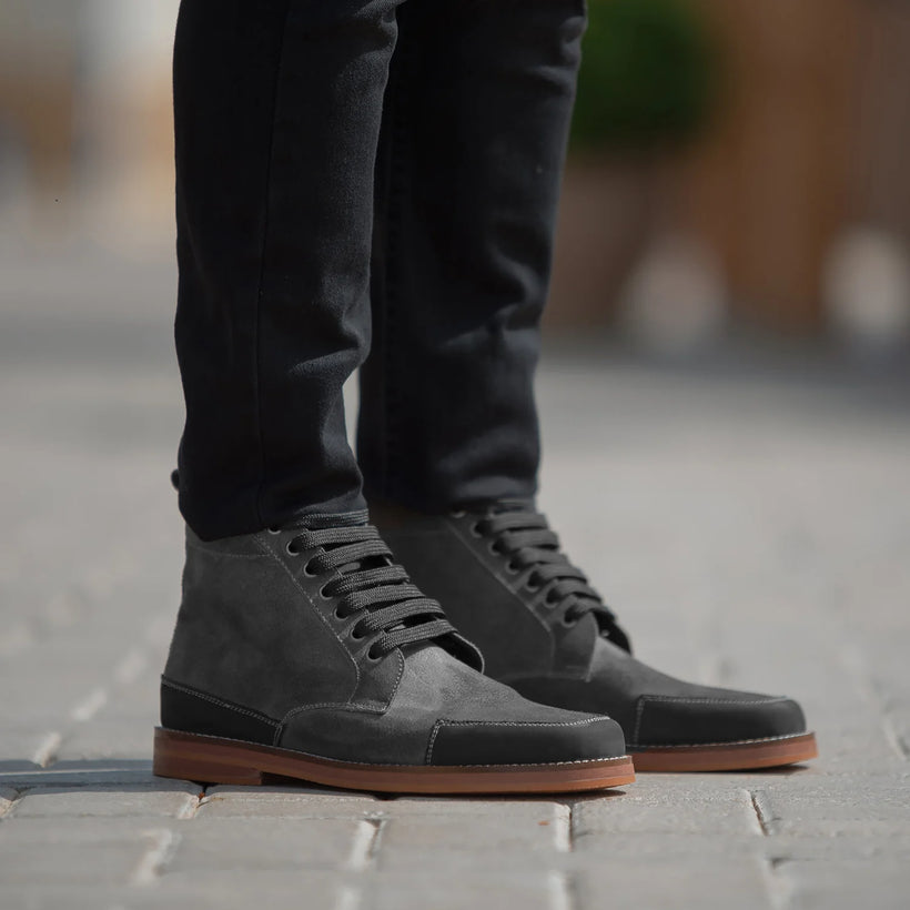 Carnell Moc Toe Grey Suede Boots мужская
