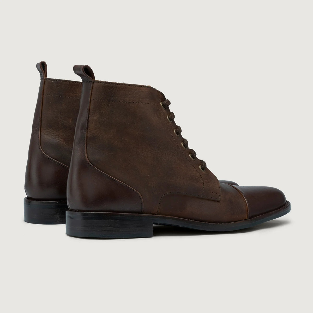 Knight Derby Hybrid Brown Leather Boots StudGuard For Men - Усиленный задник и точная двойная строчка
