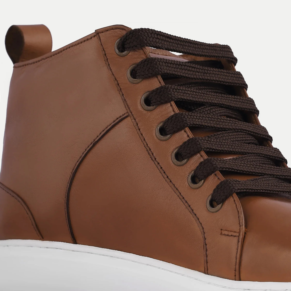 High-Traction Rubber Outsole & Lug Tread Pattern on Marty High Top Рыжий Кожаные кеды для Мужчин