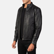 
Black Cowhide Leather Biker Jacket - Вид сзади, подчеркивающий посадку по плечам и ровный край