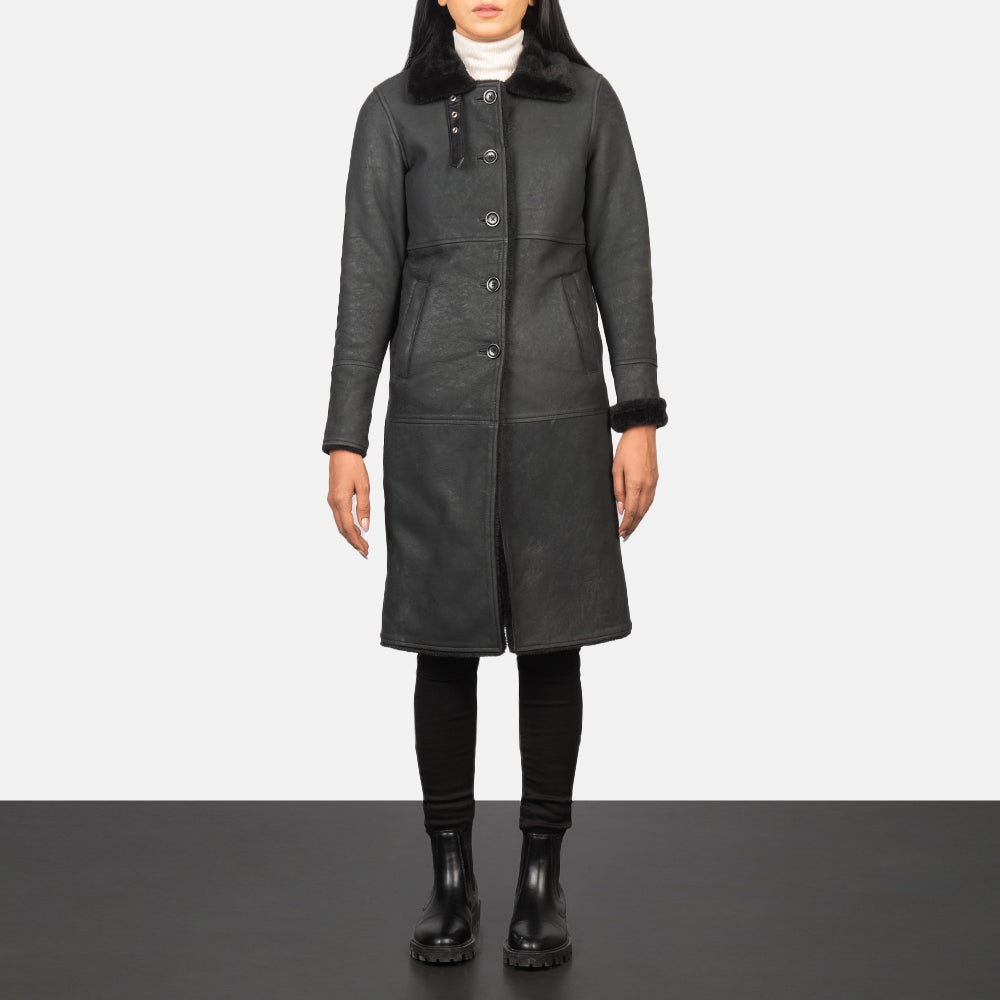 
Alina Shearling Черный Кожаное пальто для Женщин in Distressed Black Sheepskin Leather - Вид спереди и приталенный силуэт | Купить в официальном онлайн-магазине