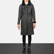 
Alina Shearling Черный Кожаное пальто для Женщин in Distressed Black Sheepskin Leather - Вид спереди и приталенный силуэт | Купить в официальном онлайн-магазине