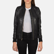 
Bliss Черный Кожаный бомбер для Женщин in Black Sheepskin Leather - Вид спереди и приталенный силуэт | Купить в официальном онлайн-магазине
