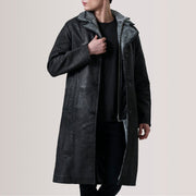 
Cai Distressed Черный Leather Shearling Кожаное пальто для Мужчин For Men in Distressed Black Sheepskin Snuffed - Вид спереди и приталенный силуэт | Купить в официальном онлайн-магазине