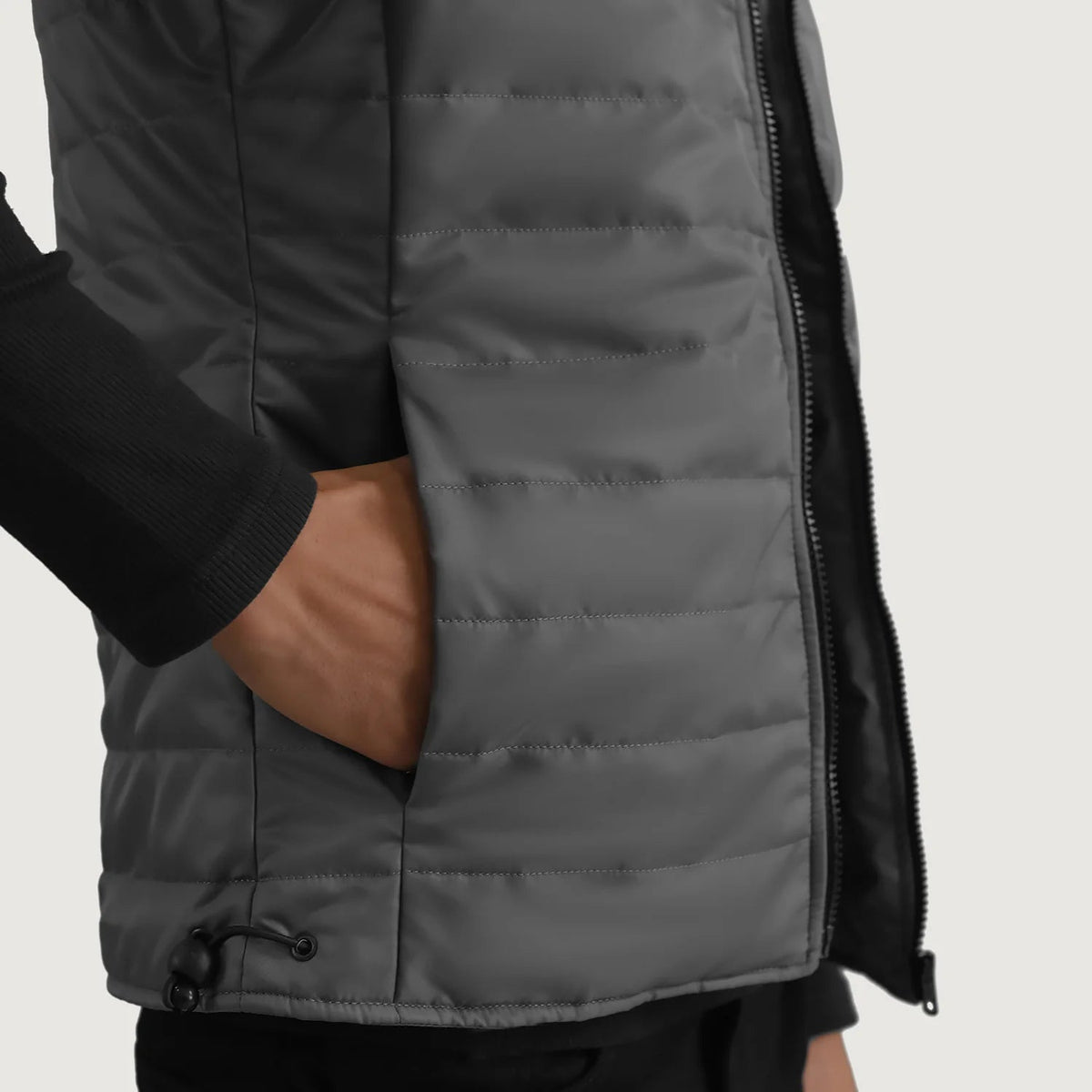 
Вид подкладки Showing Quilted Viscose Lining & Два функциональных внутренних кармана