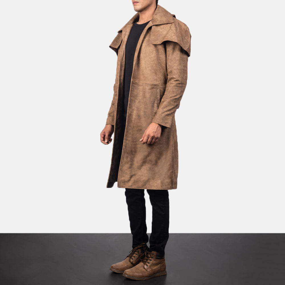 
Distressed Brown Sheepskin Snuffed Trench Coat - Вид сзади, подчеркивающий посадку по плечам и ровный край