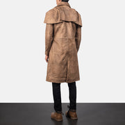 
Classic Коричневый Leather Duster для Мужчин - Вид сбоку, демонстрирующий эргономичный крой рукава