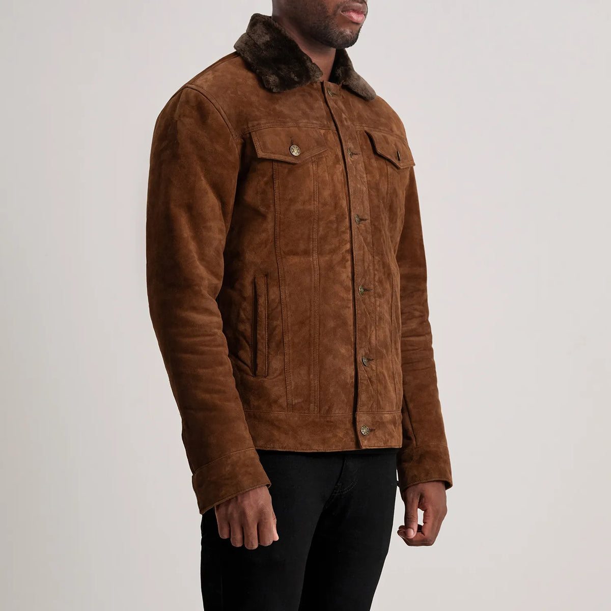 
Brown Goatskin Suede Aviator Jacket - Вид сзади, подчеркивающий посадку по плечам и ровный край