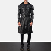 
Black Cowhide Leather Trench Coat - Вид сзади, подчеркивающий посадку по плечам и ровный край