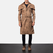 
Крупный план деталей of Classic Collar & Buttons + Belt Hardware on Deux Коричневый Leather Duster для Мужчин