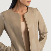 
Вид подкладки Showing Quilted Polyester Lining & Два функциональных внутренних кармана