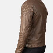 
Вид подкладки Showing Quilted Polyester Lining & Два функциональных внутренних кармана