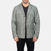 
Kajetan Grey Safari Кожаная куртка для Мужчин in Grey Poly-Cotton - Вид спереди и приталенный силуэт | Купить в официальном онлайн-магазине
