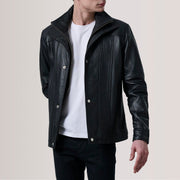 
Klen Brown Classic Jacket For Men in Brown Sheepskin Leather - Вид спереди и приталенный силуэт | Купить в официальном онлайн-магазине