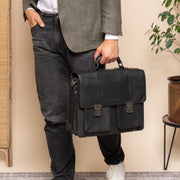 
Solid Antique Brass Hardware & Heavy-Duty Dual Zipper Detail on Springfield Цельнозерновая кожа Briefcase для Женщин