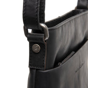 Внутренняя отделка Showing Dedicated Padded Laptop Sleeve &amp; Multi-Compartment Organization