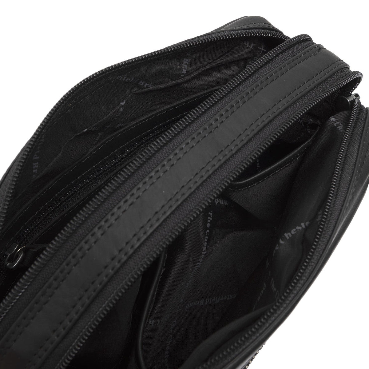 
Classic 100% Full-Grain leather Bag - Вид сзади с усиленными кожаными ремнями и прострочкой