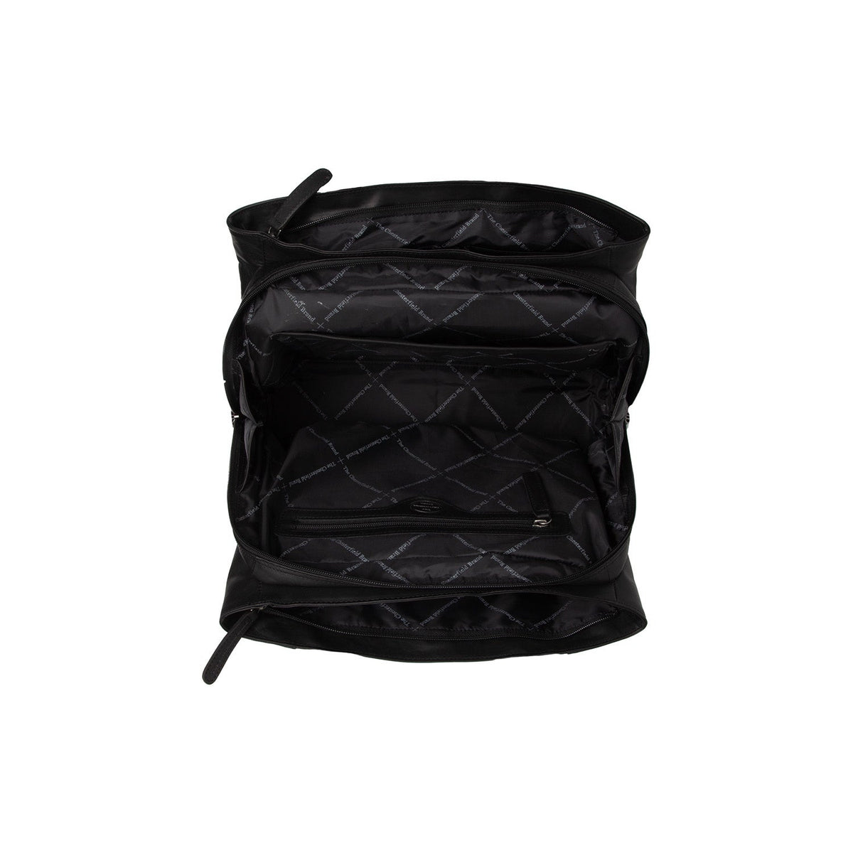 
Крупный план деталей of Classic Collar & Heavy-Duty Zipper Hardware on Passau Кожаная сумка