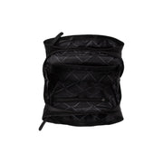 
Крупный план деталей of Classic Collar & Heavy-Duty Zipper Hardware on Passau Кожаная сумка