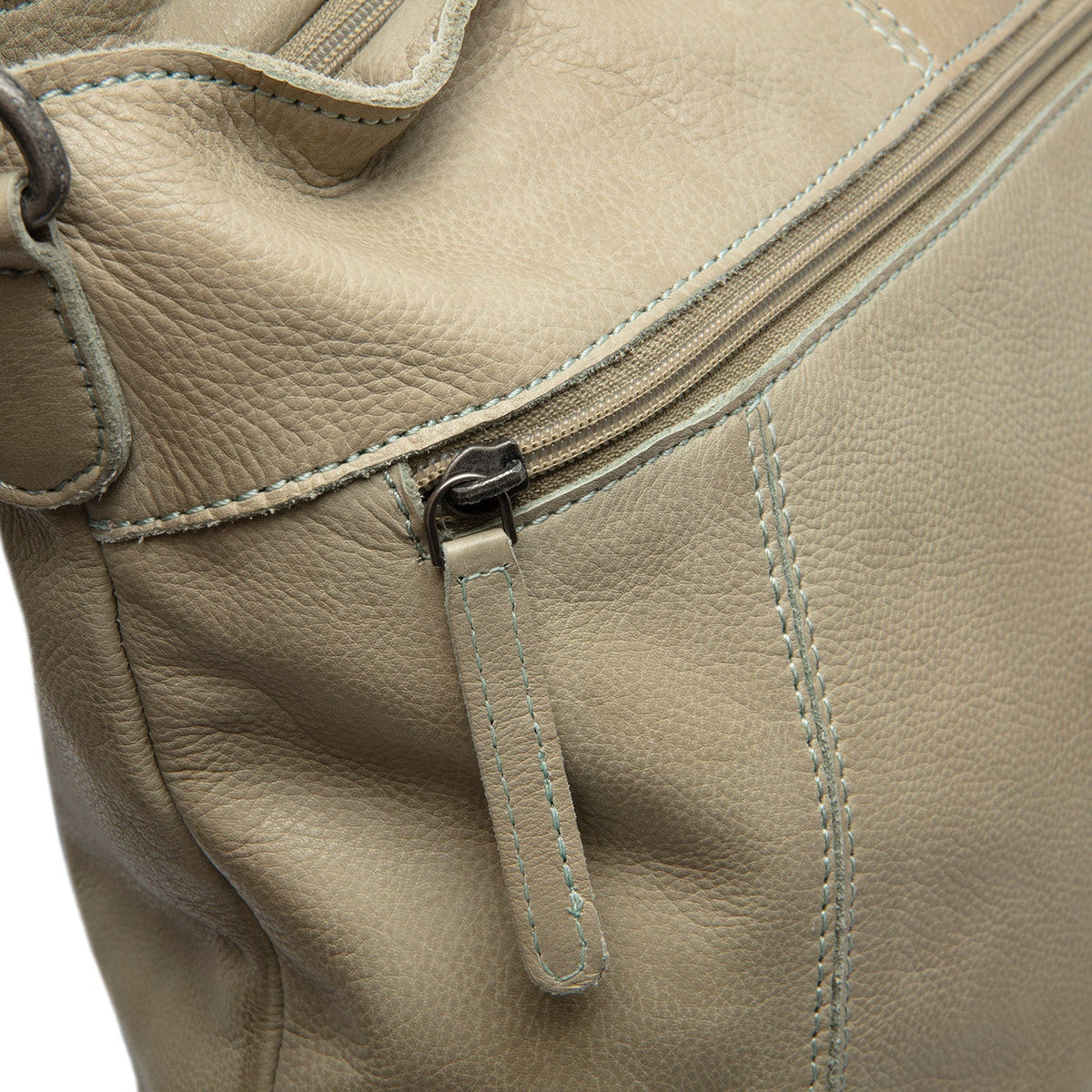Classic 100% Full-Grain leather Bag - Вид сзади с усиленными кожаными ремнями и прострочкой