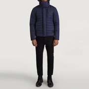 
Malcolm Синий Hooded Puffer Кожаная куртка для Мужчин - Вид сбоку, демонстрирующий эргономичный крой рукава