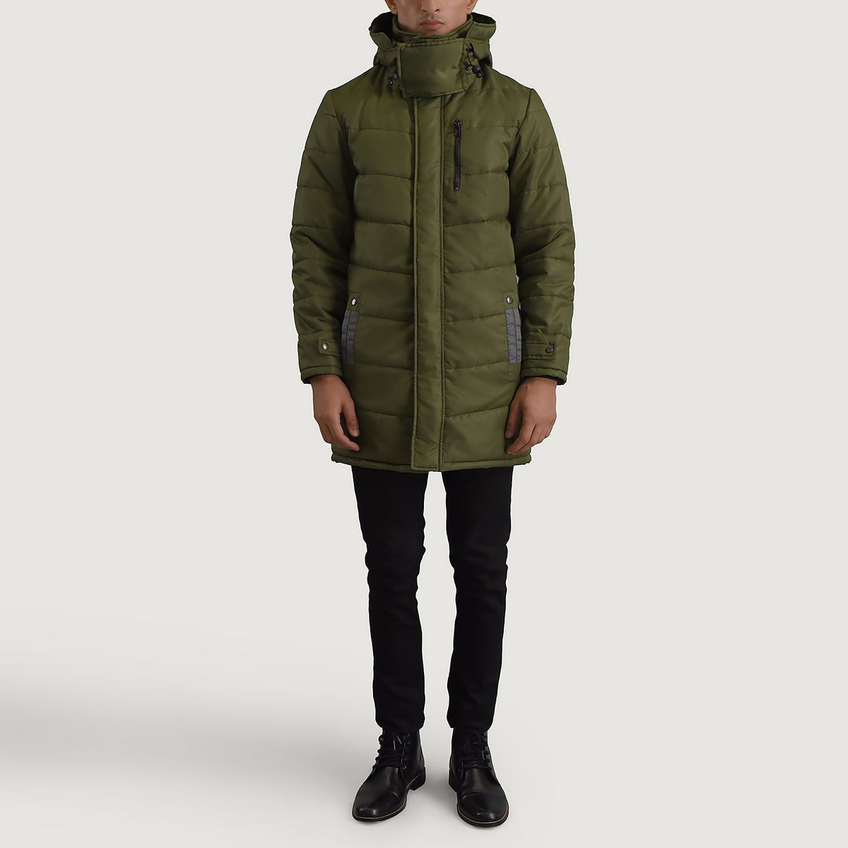 
Moore Оливковый Hooded Parka для Мужчин - Вид сбоку, демонстрирующий эргономичный крой рукава