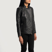 
Black Sheepskin Leather Biker Jacket - Вид сзади, подчеркивающий посадку по плечам и ровный край
