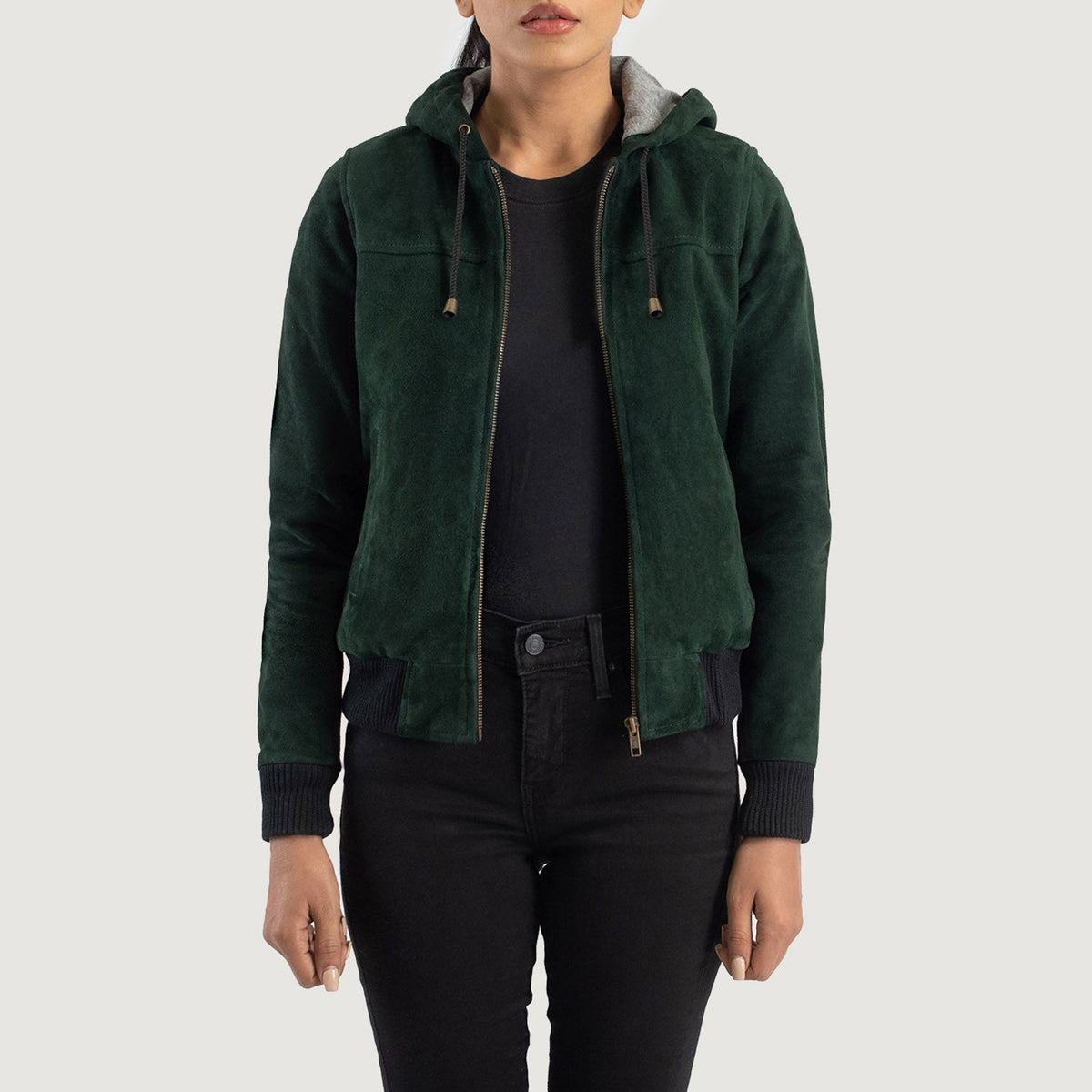
Rebella Green Hooded Suede Bomber Jacket in Green Goatskin Suede - Вид спереди и приталенный силуэт | Купить в официальном онлайн-магазине