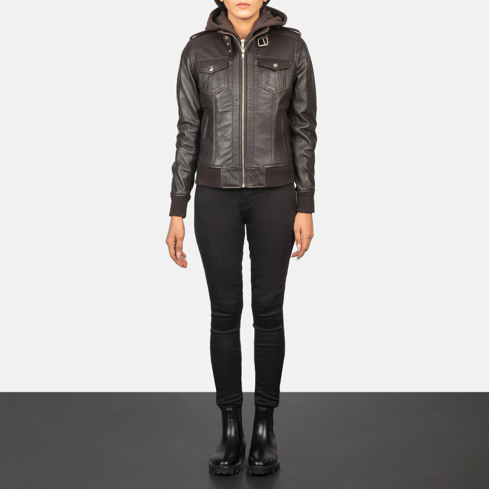 
Roslyn Hooded Кожаный бомбер для Женщин - Вид сбоку, демонстрирующий эргономичный крой рукава