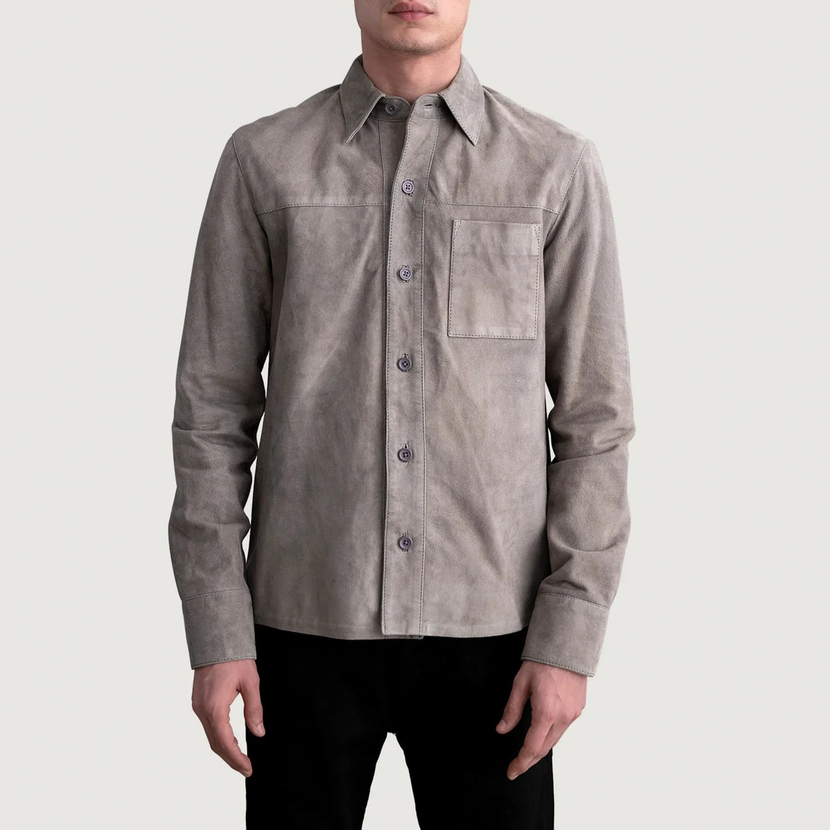 
Scout Grey Suede Leather Shirt для Мужчин для Мужчин - Вид сбоку, демонстрирующий эргономичный крой рукава