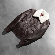 
Как выглядит на человеке:  Stella G-1 Maroon Leather Bomber Jacket на модели — естественные складки при дневном свете