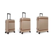 
Hand Luggage Suitcase Front Pocket Zuna из классической 100% цельнозерновой кожи - Вид спереди и приталенный силуэт | Купить в официальном онлайн-магазине