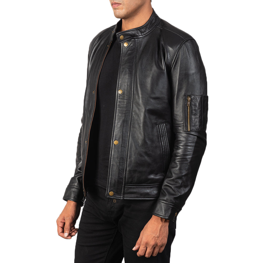 
Black Sheepskin Leather Biker Jacket - Вид сзади, подчеркивающий посадку по плечам и ровный край